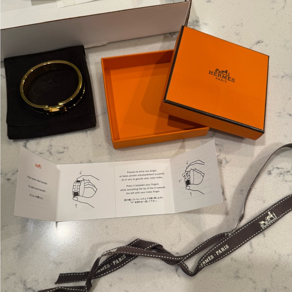 Hermes Clic H Bracelet Black Gold PM Authentic - Picture 9 of 11